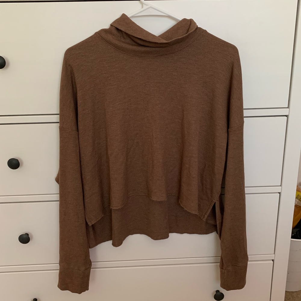 American Eagle Perfect condition brown turtle neck
